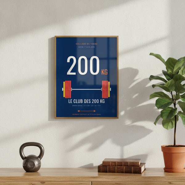 Affiche Le Club des 200 kg avec soulevé de terre sur fond sportif vibrant.