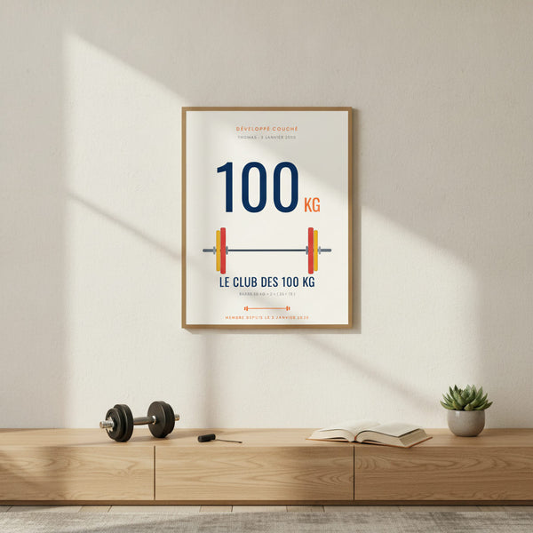 Affiche Le Club des 100 kg illustrant développé couché dans un cadre sportif, déco unique.