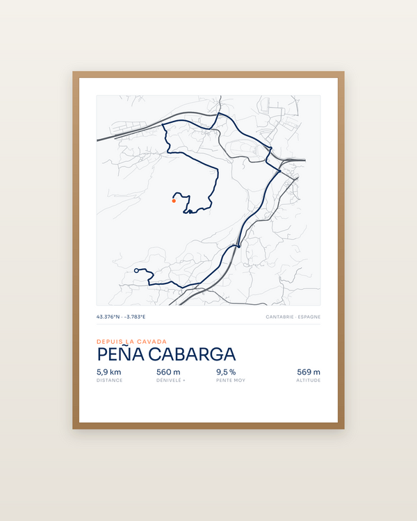 Peña Cabarga, encadrée dans un cadre bois naturel