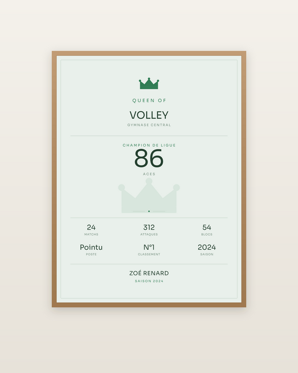 Queen of Volley, encadrée dans un cadre bois naturel
