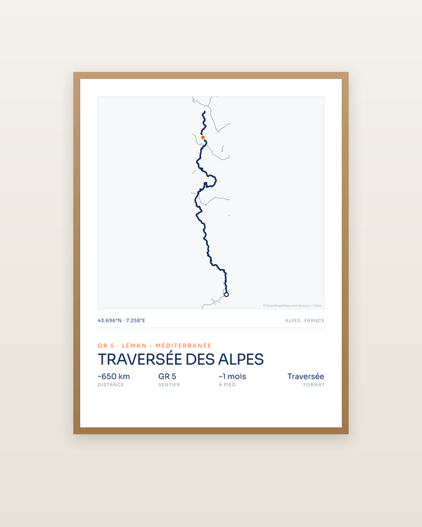 Traversée des Alpes | GR5, encadrée dans un cadre bois naturel